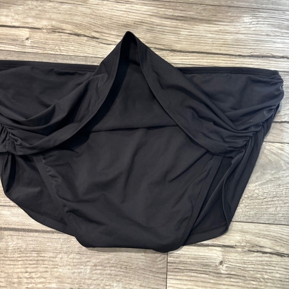 a.n.a Swimwear Bikini Bottom Mix & Match Solid Black Skirt Women's Size L NWT - Picture 4 of 5